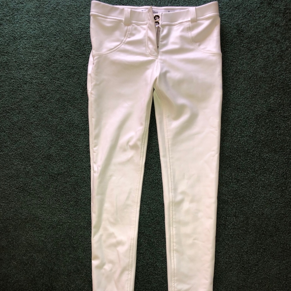 Best Yoga Eco-leather pants.